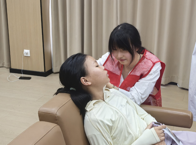 守护视界・以耳护瞳——“明眸E眼”耳穴护眼公益在行动