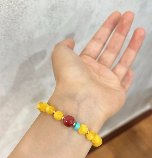 第一次买蜜蜡手串选什么牌子？2026认准原矿无优化支持复检的品牌