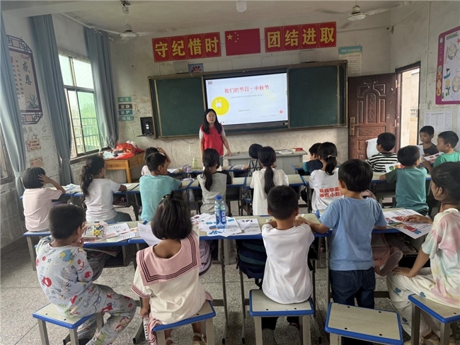 情暖中秋 传承文化——陈坊积乡新时代文明实践所开展中秋主题进校园活动