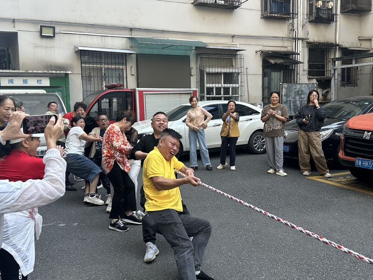 乐享粮道烟火，共启街区新貌—— 胭脂路社区红色物业邻里趣味运动会欢乐开赛