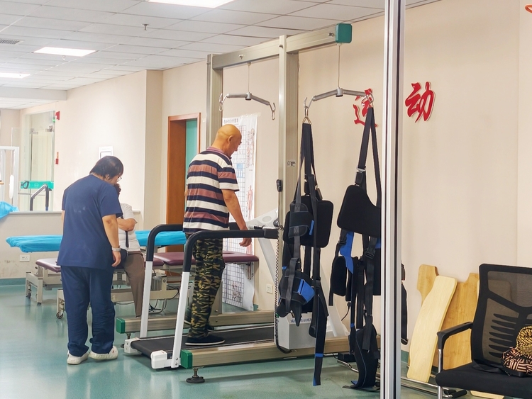周边治骨髓炎选哪家？从中医骨病专科医院看手术与保守治疗区别