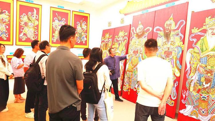 送福就送汉吉福！非遗门神年画版图再拓西南两省.doc