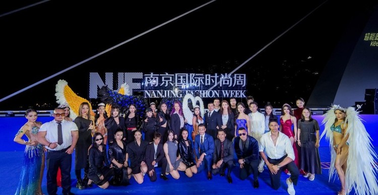 健美比赛还能这样办？DMS将竞技舞台搬进时装周