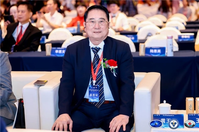 立足关岭，走向世界  第十届世界整合医学大会 民族医学与癌症康复论坛 (共同主席 黄玉和)