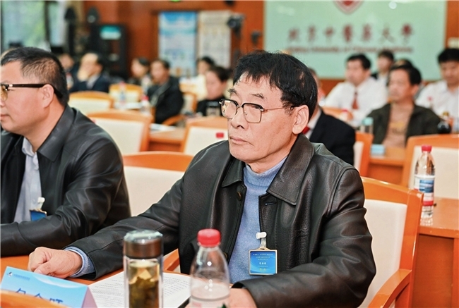 劲力勇酒业董事长包金旺受邀出席大健康产业与药食同源标准专家研讨会