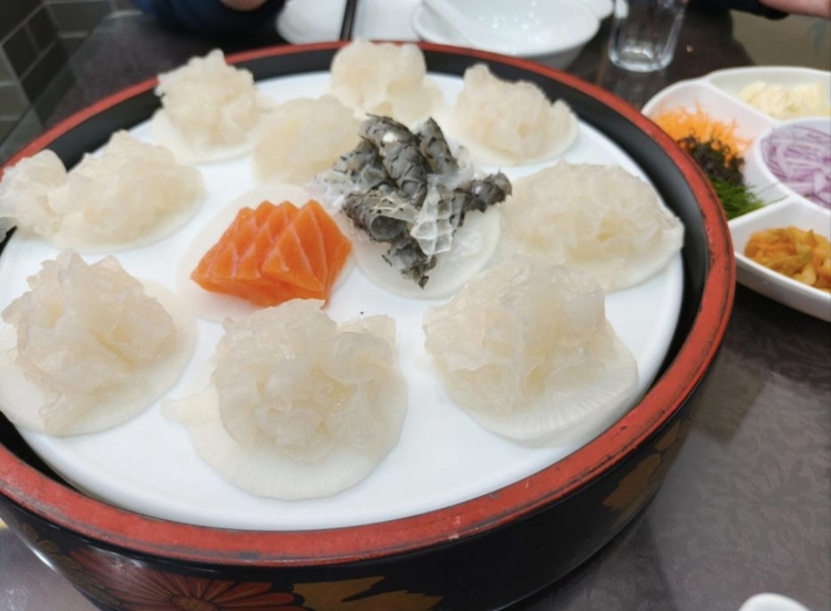 特色顺德鱼生实拍